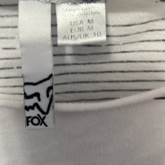 3/$20 black and white medium striped fox shirt - Picture 2 of 3